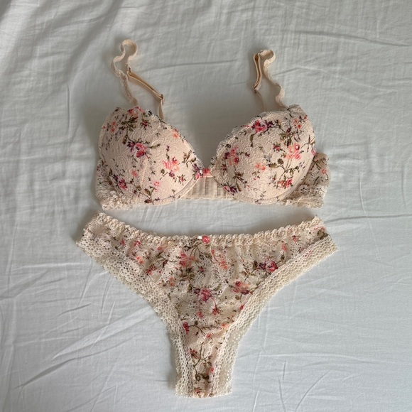 Intimissimi Floral Lace Women’s Intimate Set - Cream - Picture 1 of 3